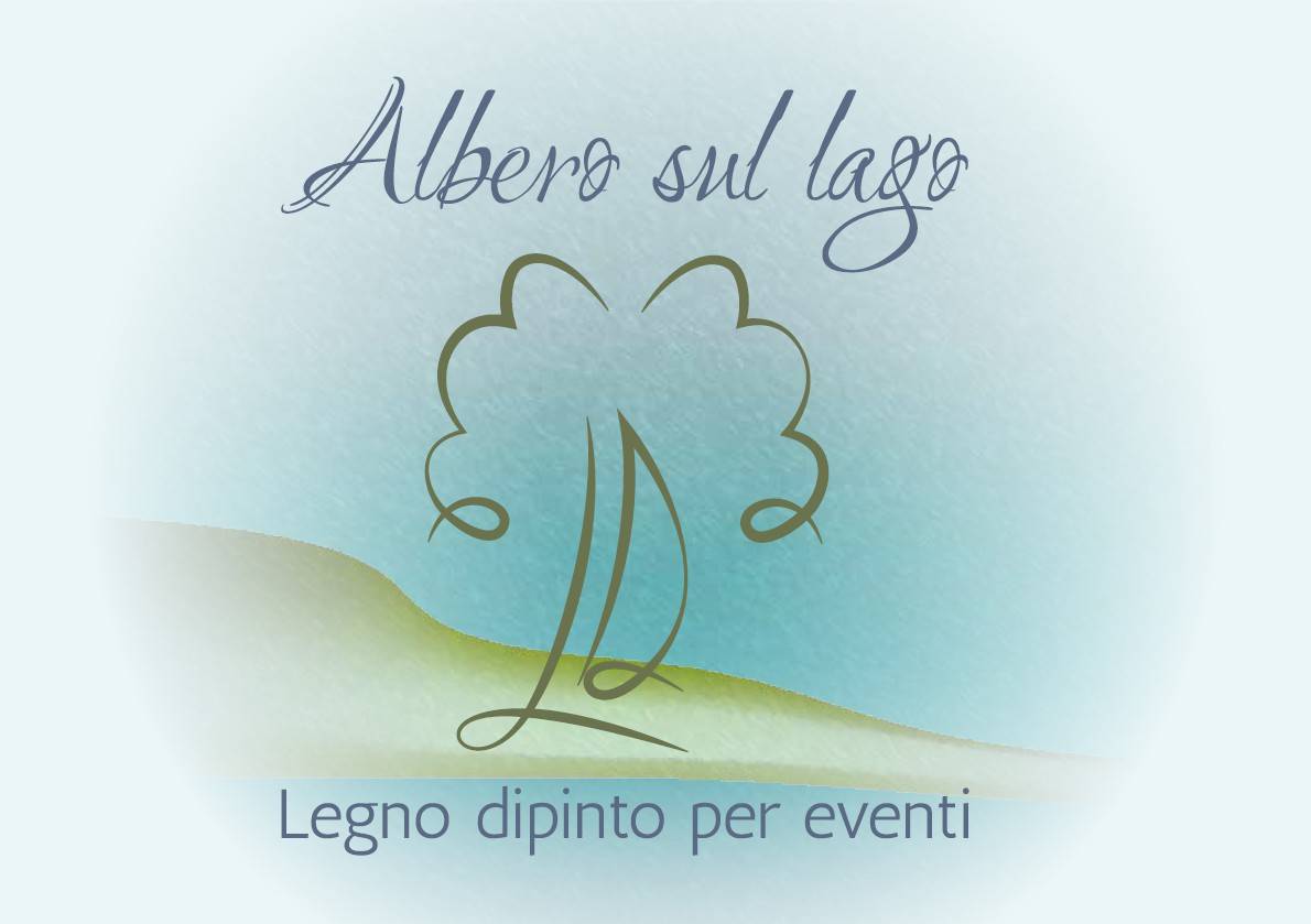 Albero sul lago